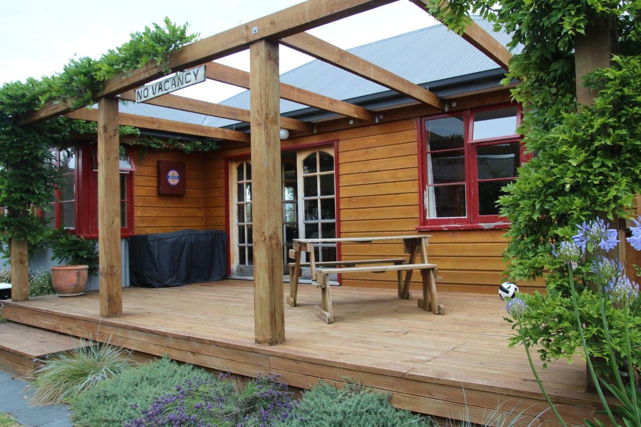 Batch With A View Villa Te Anau Exterior photo